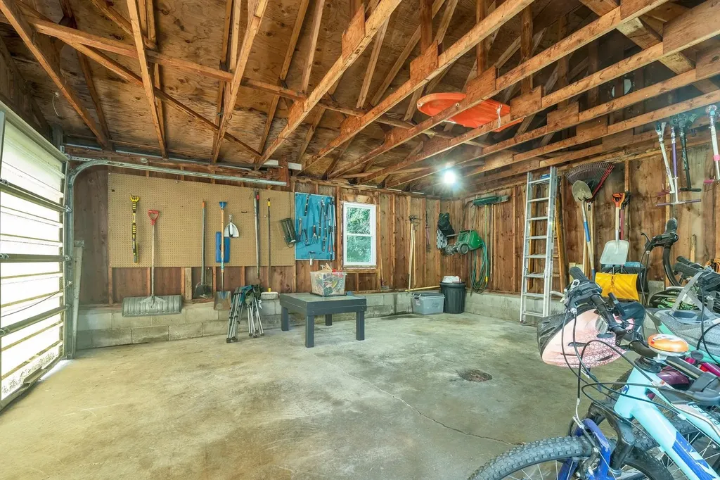 12 Mountain View Drive Hill NH 03243