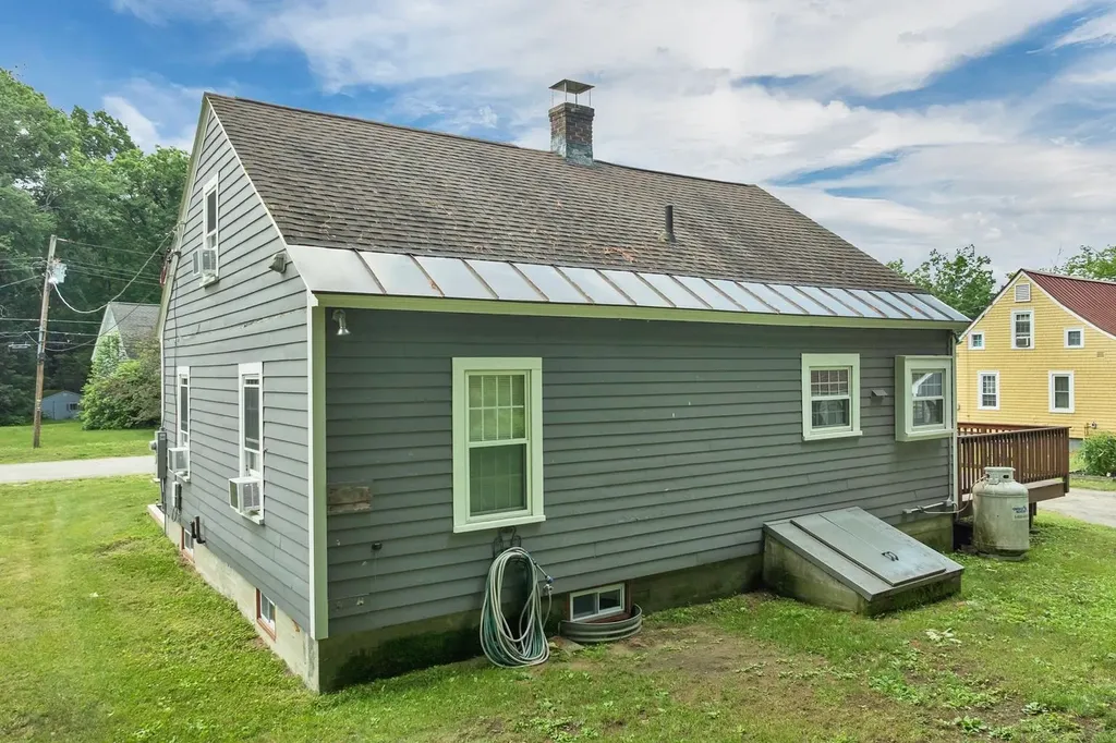 12 Mountain View Drive Hill NH 03243