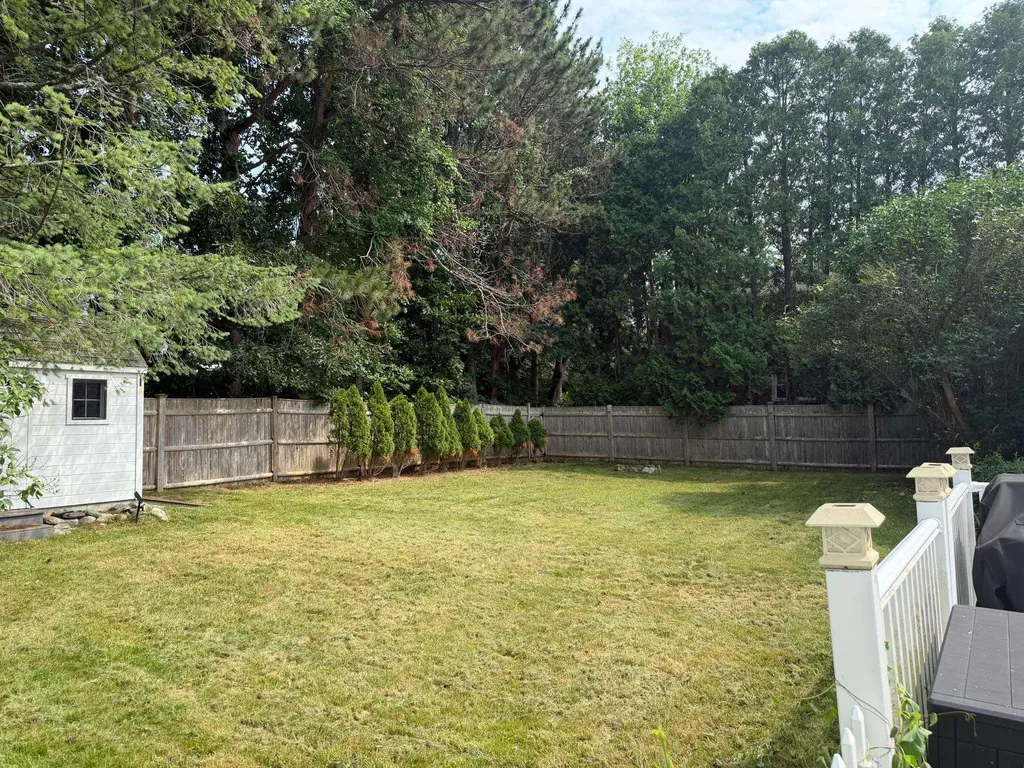 10 Ruth Lane Hampton NH 03842