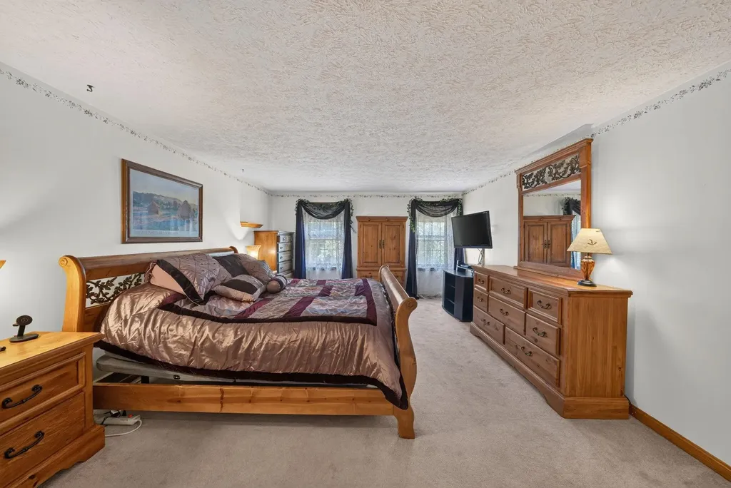 177 Ridge Road Nashua NH 03062