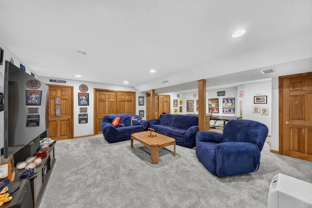 177 Ridge Road Nashua NH 03062