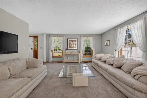 177 Ridge Road Nashua NH 03062