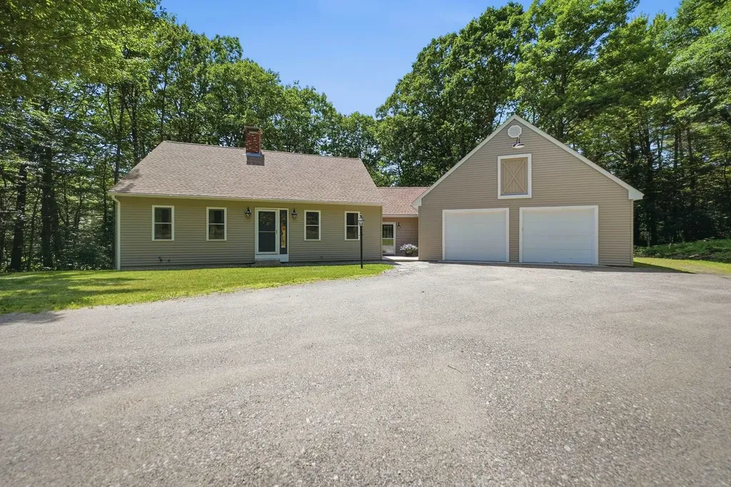 499 New Hampshire Route 140 Road Gilmanton NH 03237