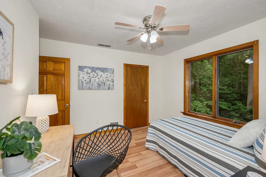 10 Shelly Drive Pelham NH 03076