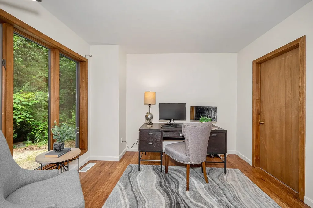 10 Shelly Drive Pelham NH 03076