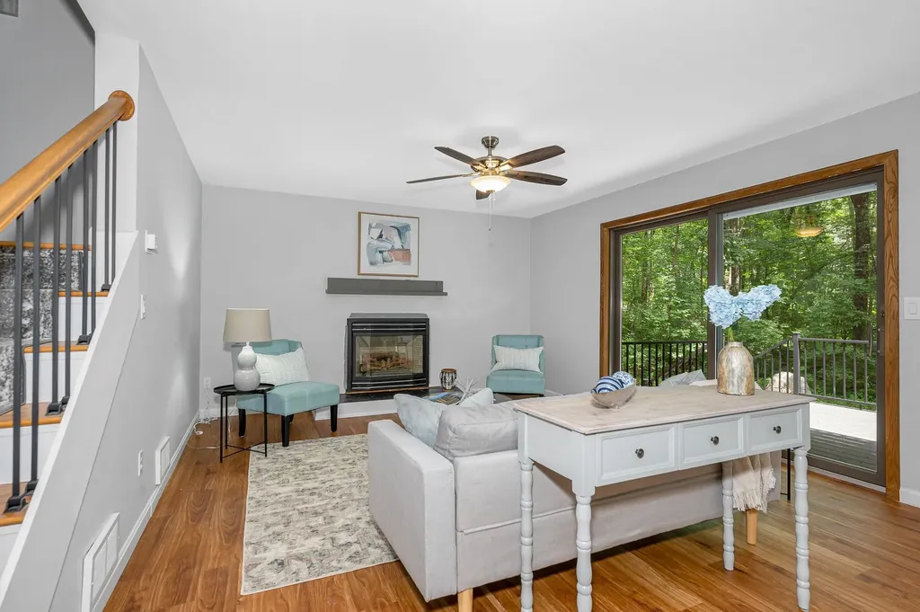 10 Shelly Drive Pelham NH 03076