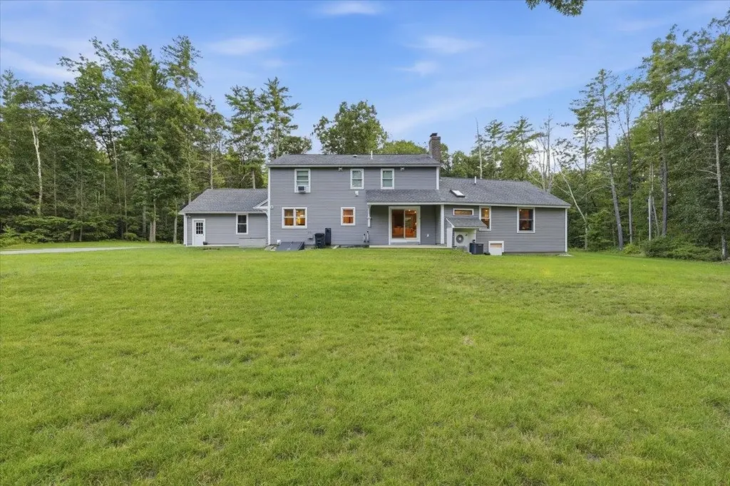 44 County Road Amherst NH 03031
