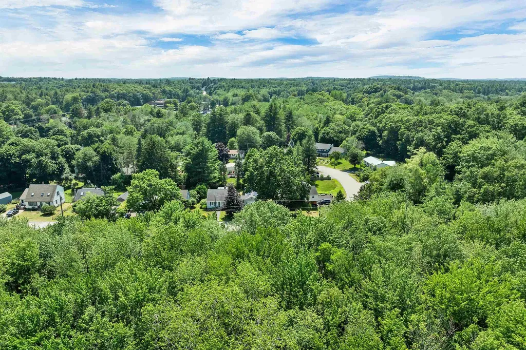 20 Maplecrest Street Newmarket NH 03857