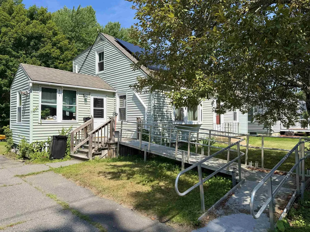 20 Maplecrest Street Newmarket NH 03857