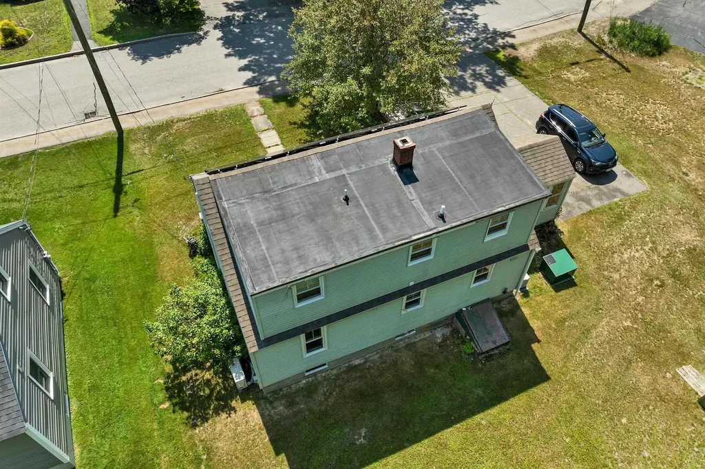 20 Maplecrest Street Newmarket NH 03857