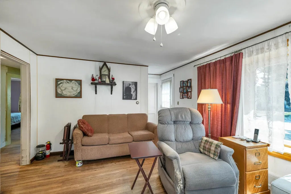 20 Maplecrest Street Newmarket NH 03857