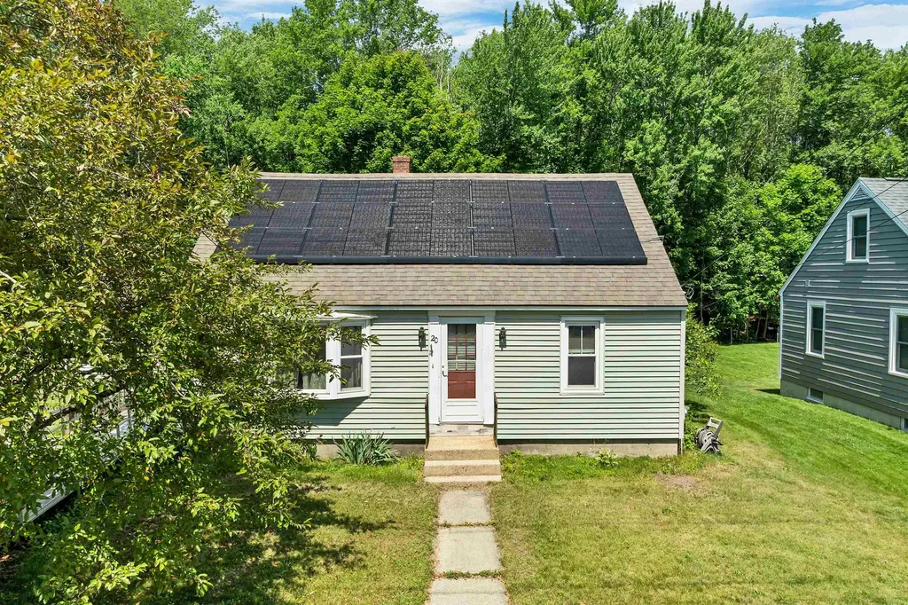 20 Maplecrest Street Newmarket NH 03857
