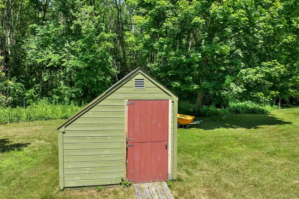 20 Maplecrest Street Newmarket NH 03857