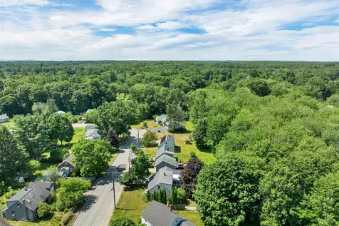 20 Maplecrest Street Newmarket NH 03857