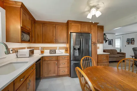 20 Maplecrest Street Newmarket NH 03857