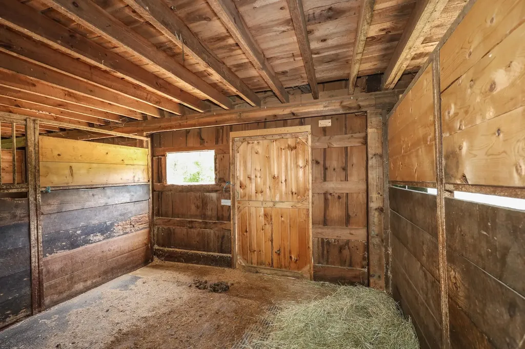 22 Holton Circle Londonderry NH 03053