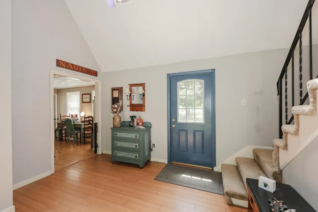 22 Holton Circle Londonderry NH 03053