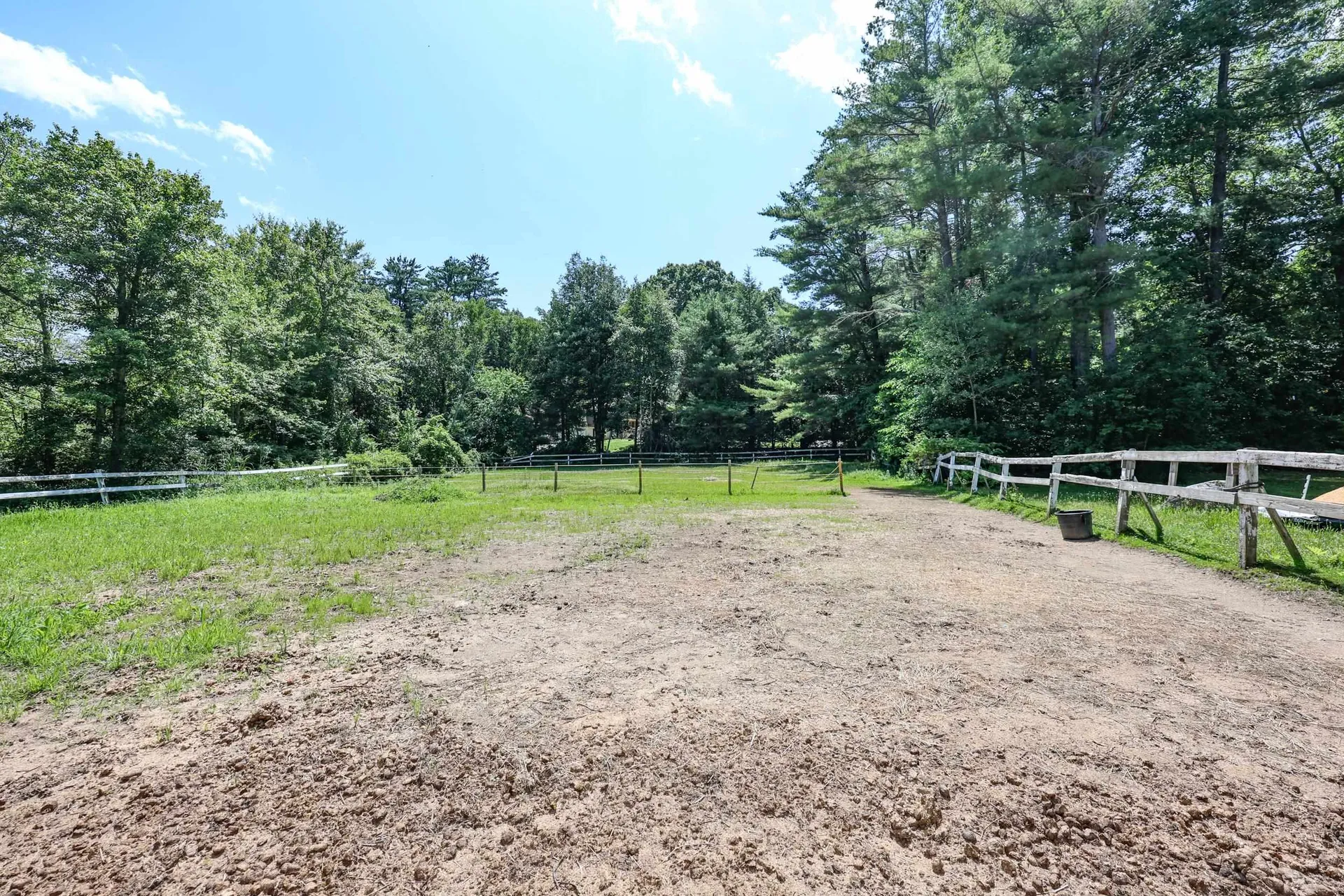 22 Holton Circle Londonderry NH 03053