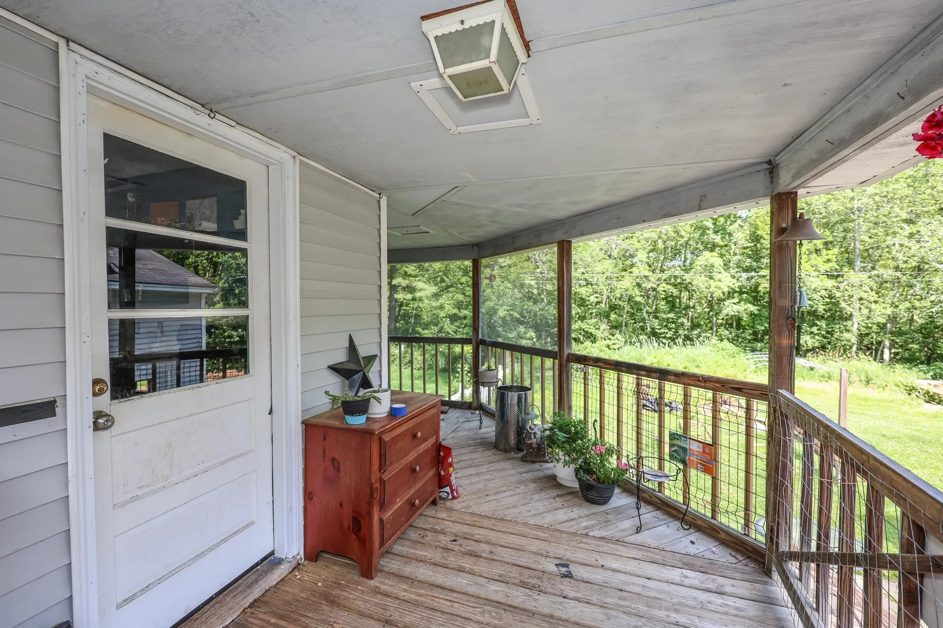 22 Holton Circle Londonderry NH 03053