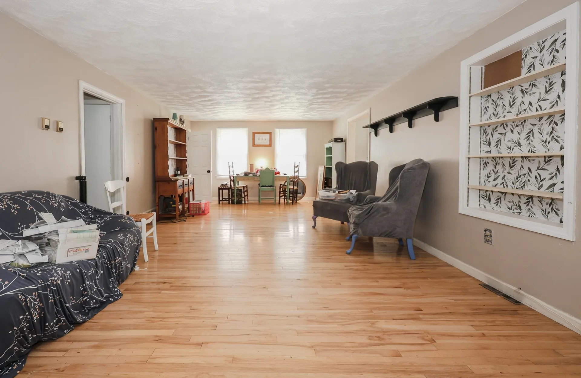 22 Holton Circle Londonderry NH 03053