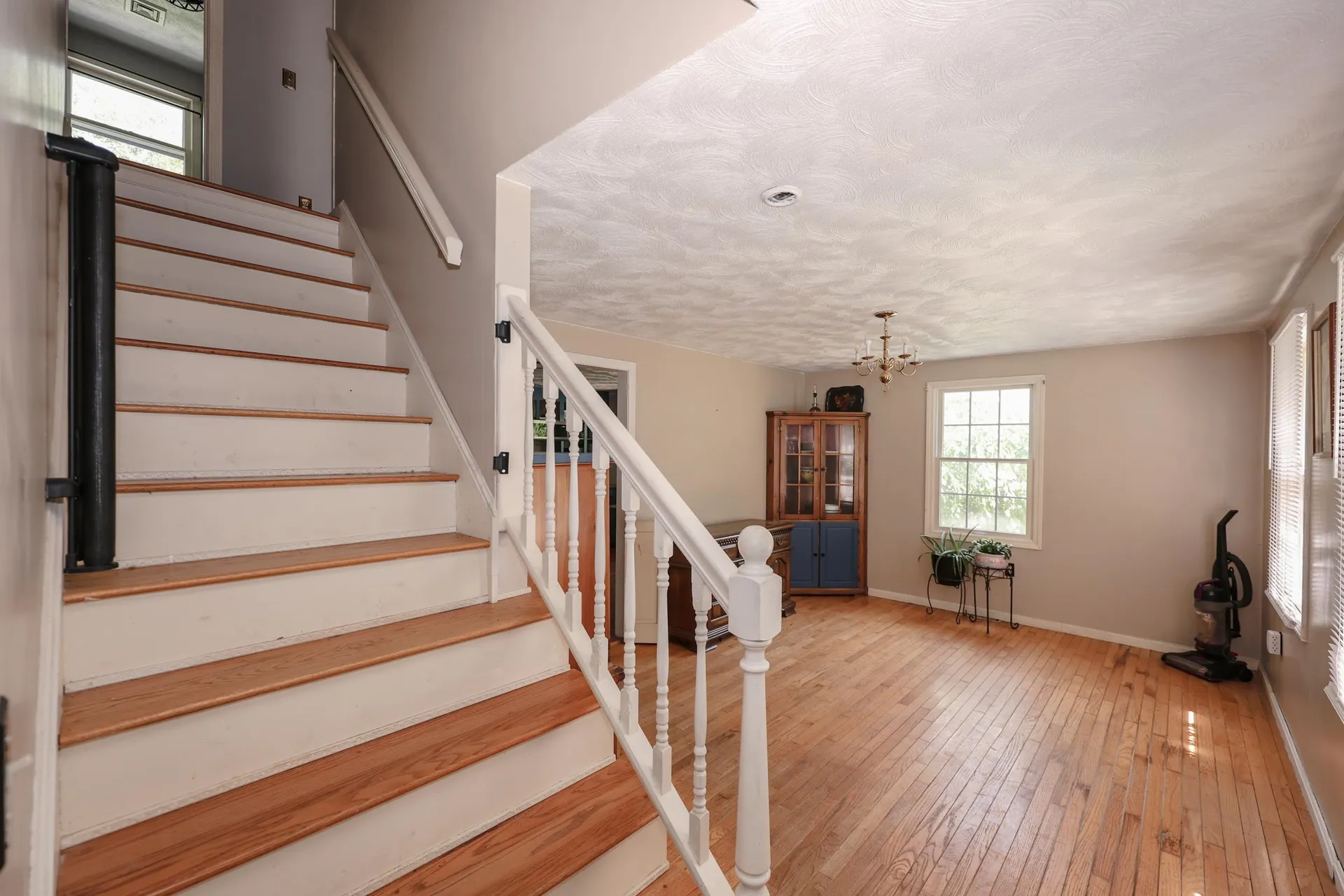 22 Holton Circle Londonderry NH 03053
