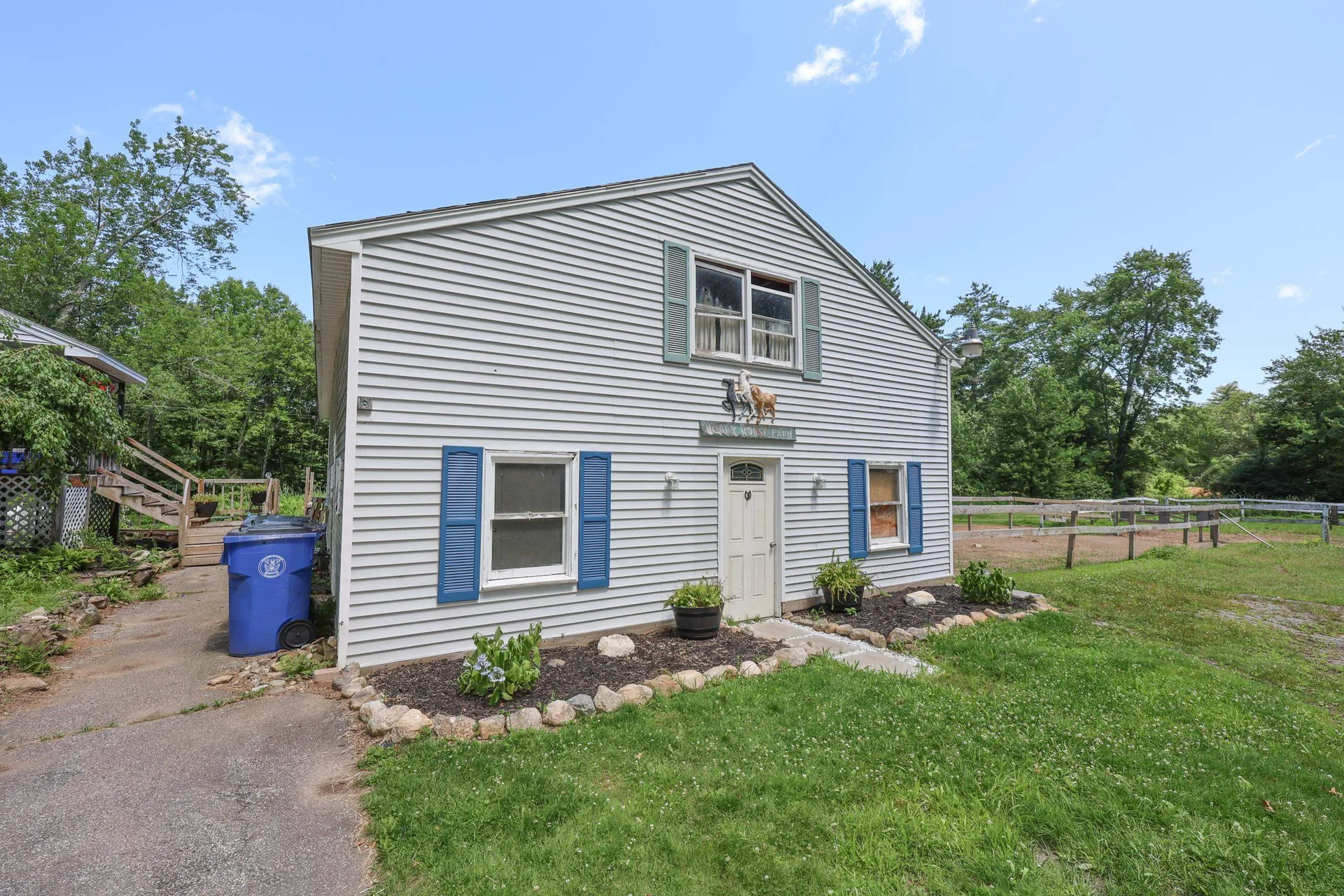 22 Holton Circle Londonderry NH 03053