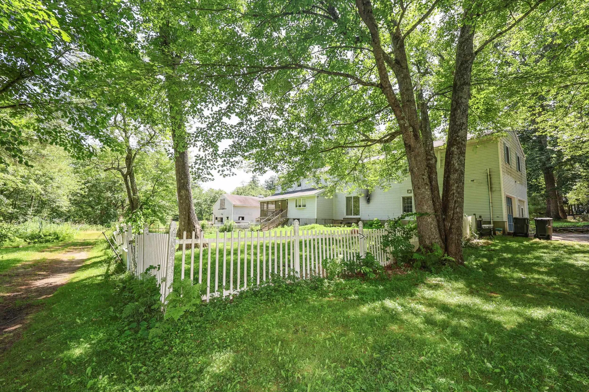 22 Holton Circle Londonderry NH 03053