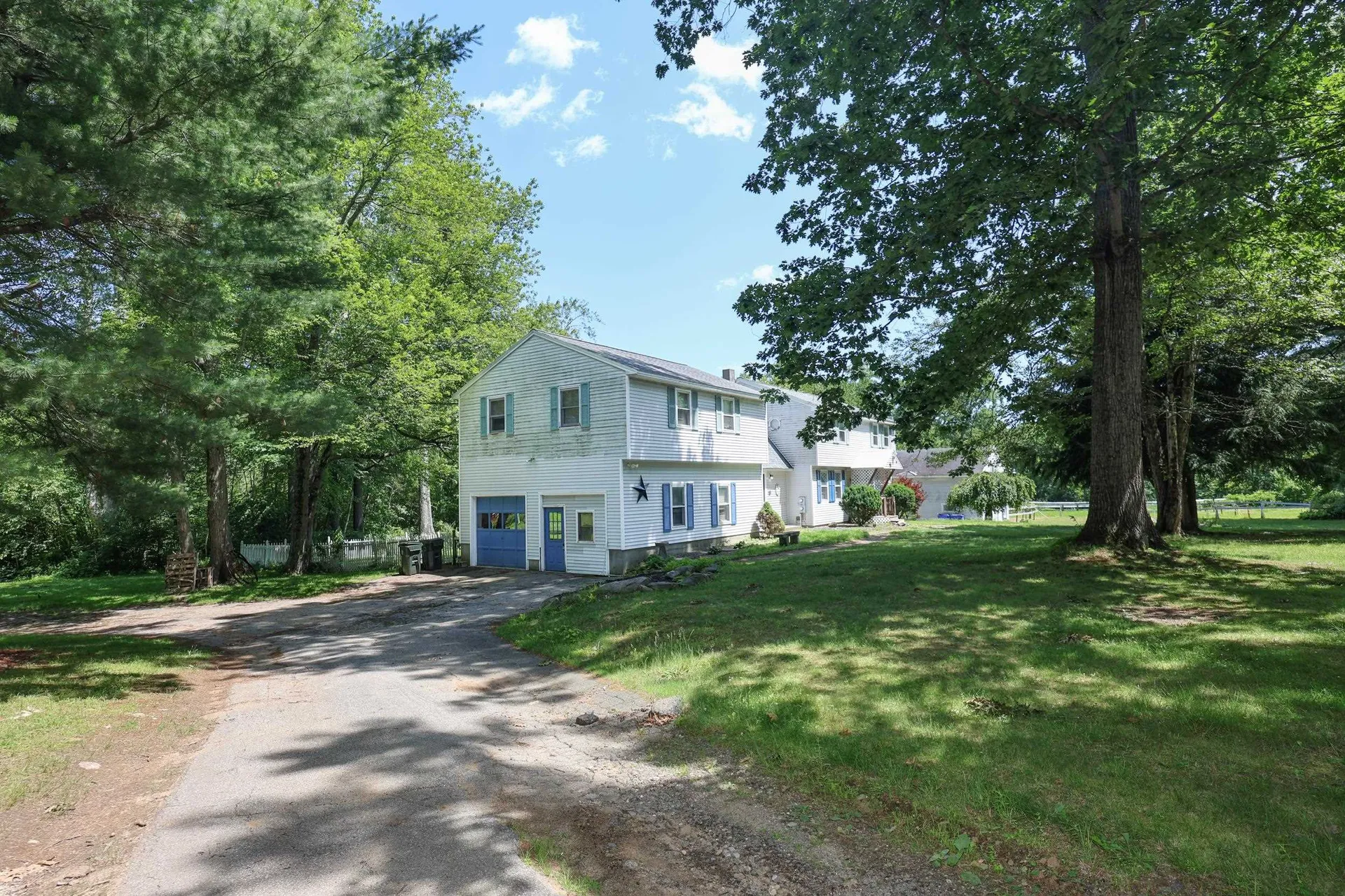 22 Holton Circle Londonderry NH 03053