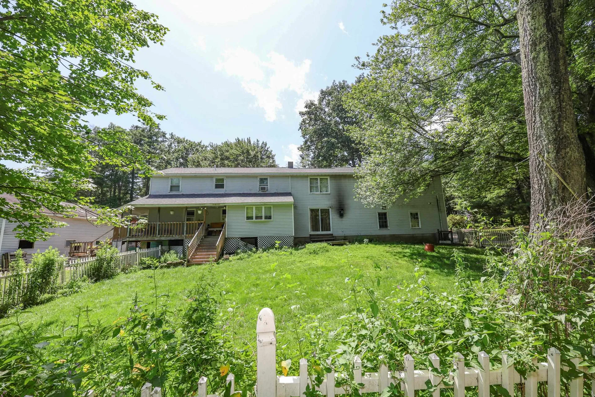 22 Holton Circle Londonderry NH 03053