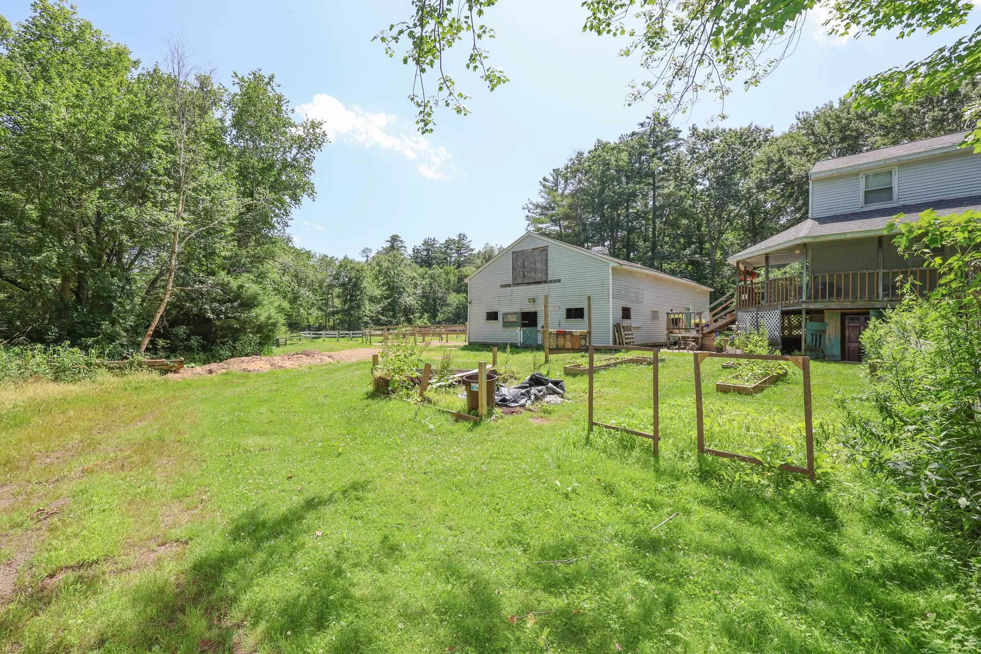 22 Holton Circle Londonderry NH 03053
