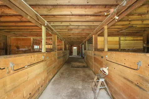 22 Holton Circle Londonderry NH 03053