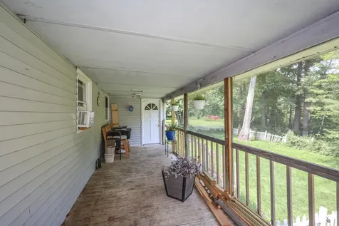22 Holton Circle Londonderry NH 03053