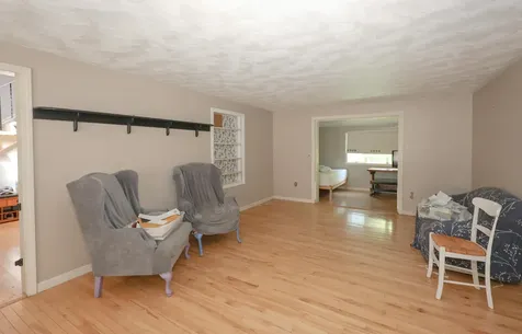 22 Holton Circle Londonderry NH 03053