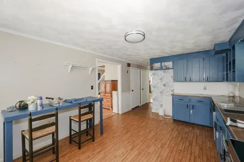 22 Holton Circle Londonderry NH 03053