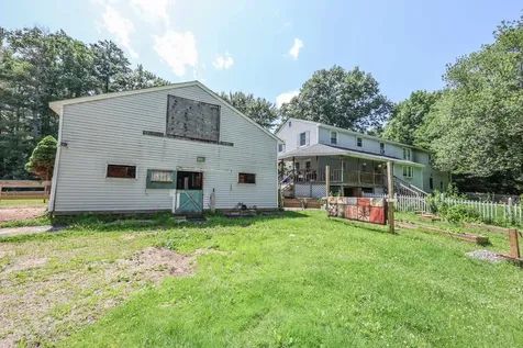 22 Holton Circle Londonderry NH 03053