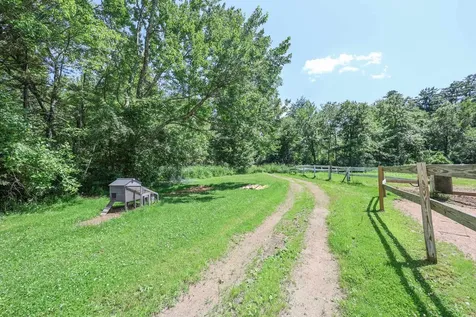 22 Holton Circle Londonderry NH 03053