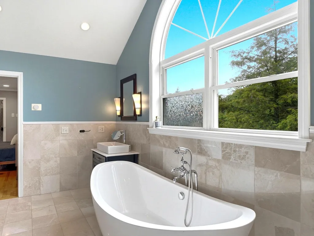 11 Wendover Way Bedford NH 03110