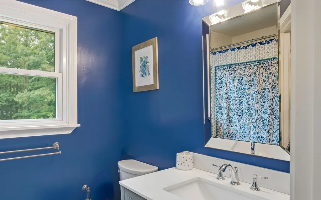 11 Wendover Way Bedford NH 03110