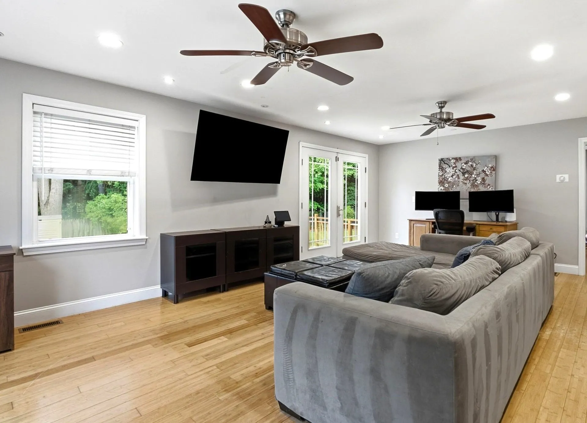 11 Wendover Way Bedford NH 03110