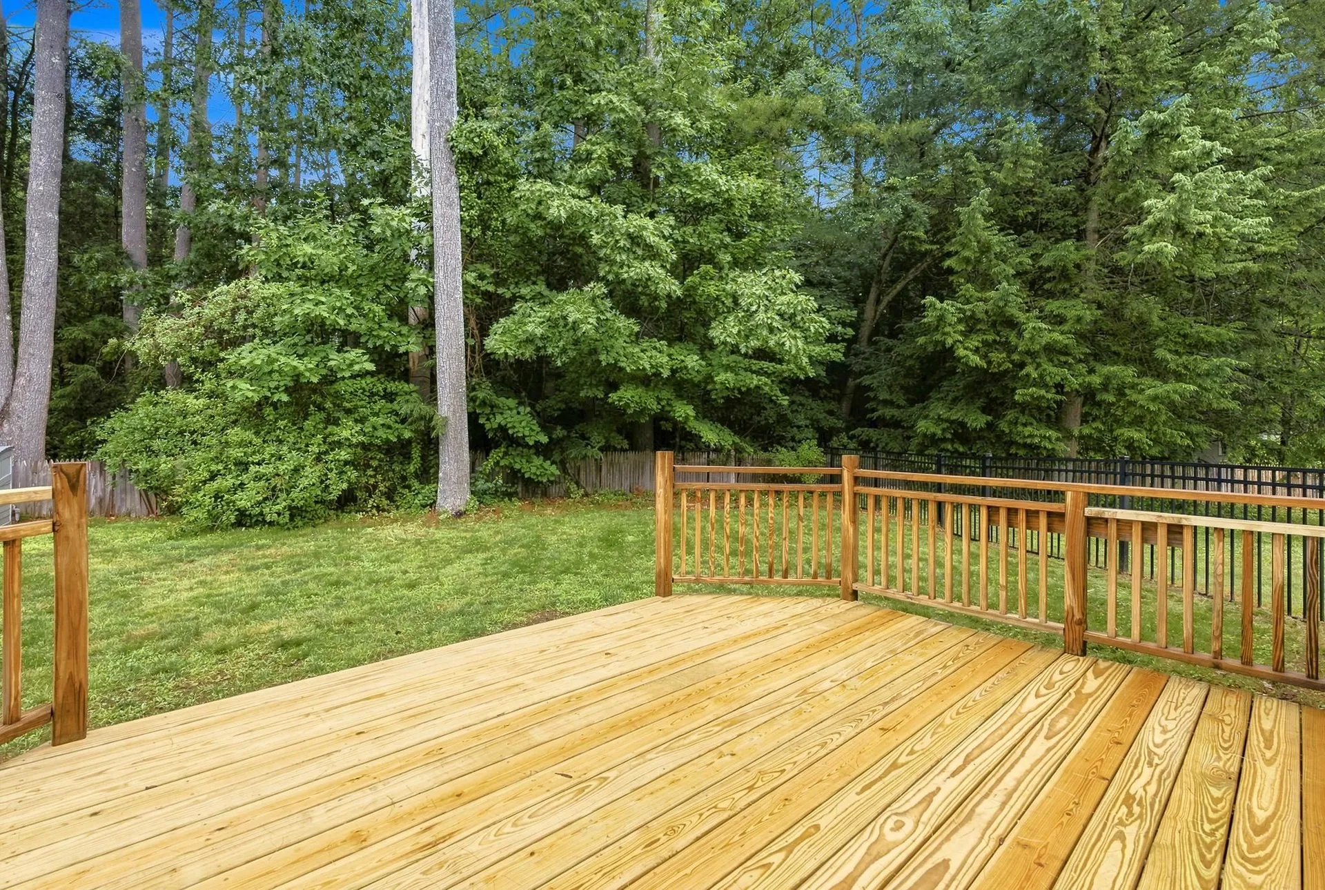 11 Wendover Way Bedford NH 03110
