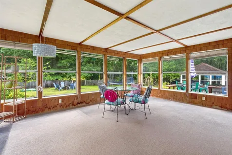 11 Wendover Way Bedford NH 03110