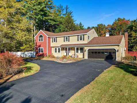 11 Wendover Way Bedford NH 03110