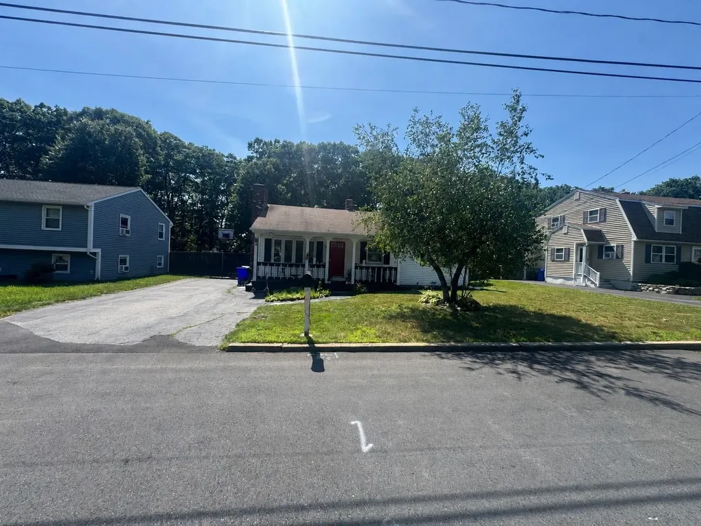141 Hoyt Street Manchester NH 03103