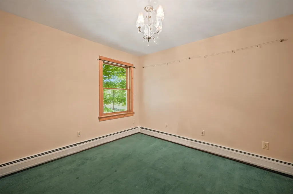 33 Bunker Hill Road Wilmot NH 03287