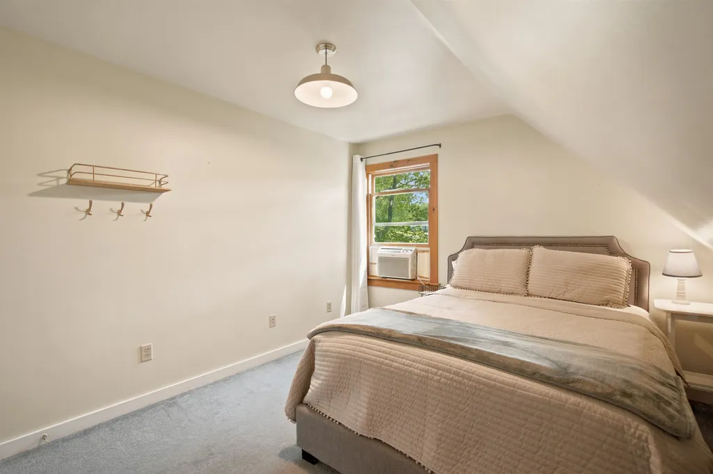 33 Bunker Hill Road Wilmot NH 03287