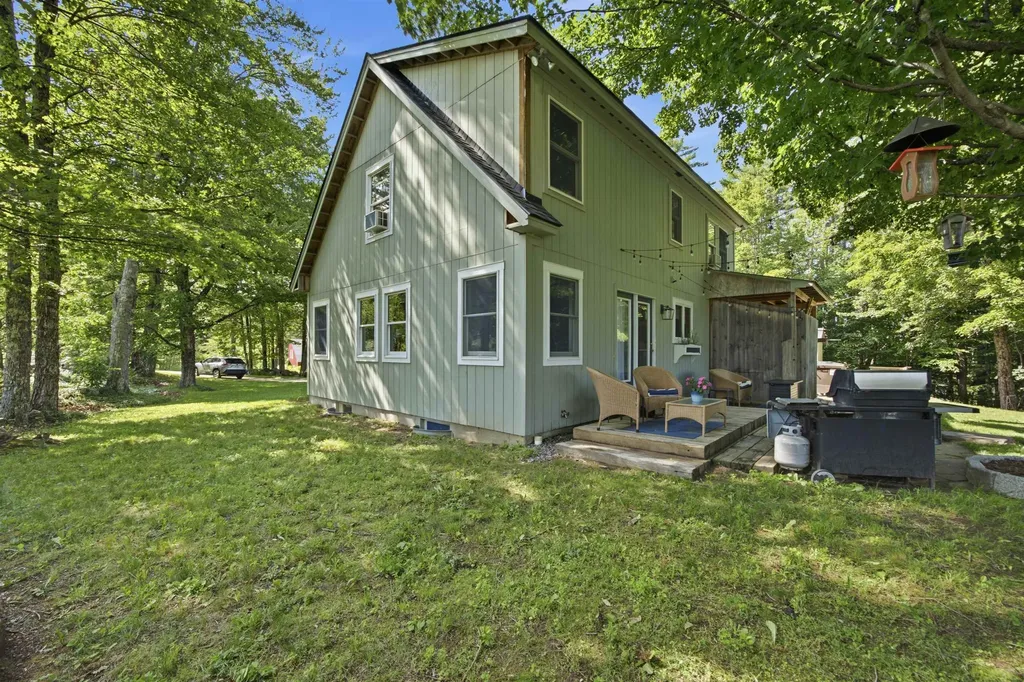 33 Bunker Hill Road Wilmot NH 03287
