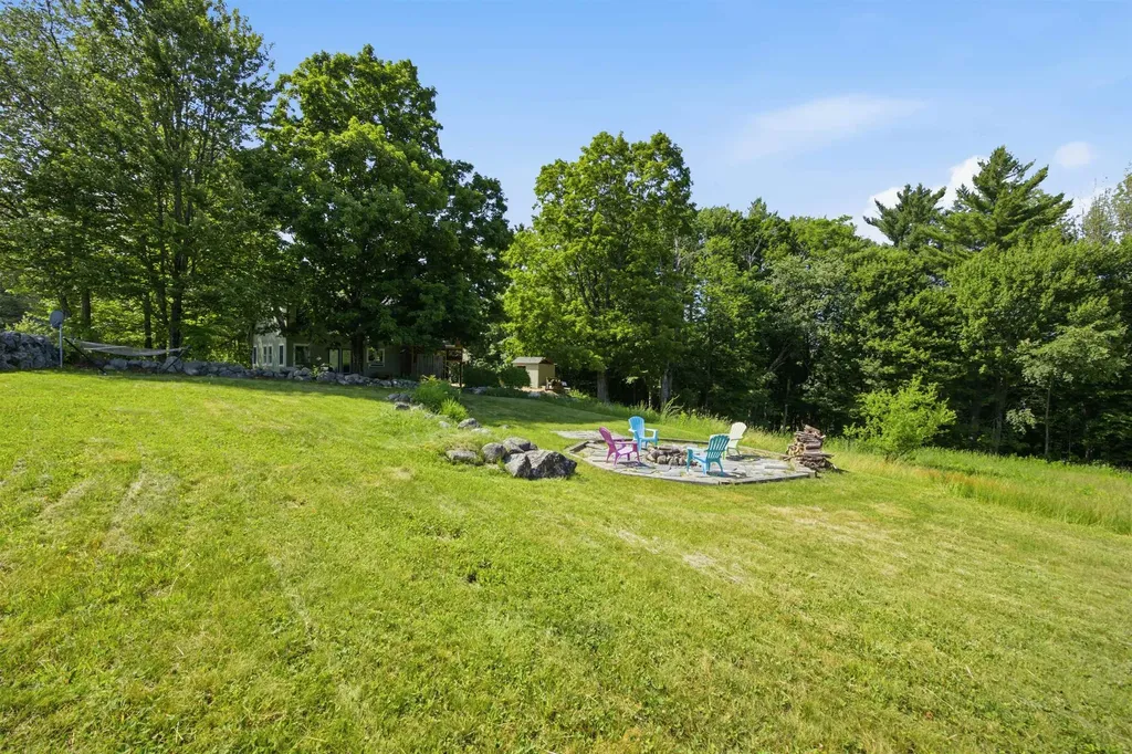 33 Bunker Hill Road Wilmot NH 03287