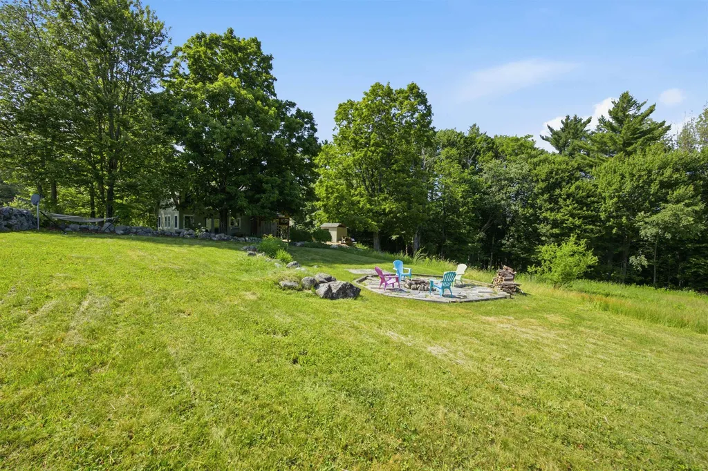 33 Bunker Hill Road Wilmot NH 03287
