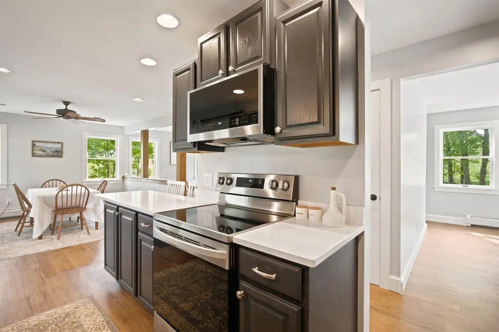 33 Bunker Hill Road Wilmot NH 03287