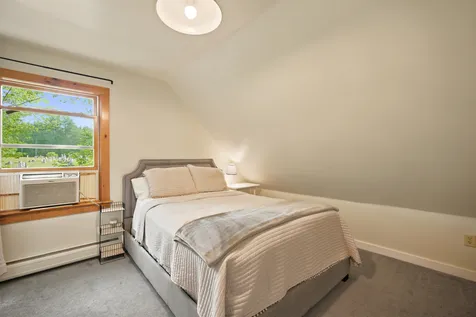 33 Bunker Hill Road Wilmot NH 03287